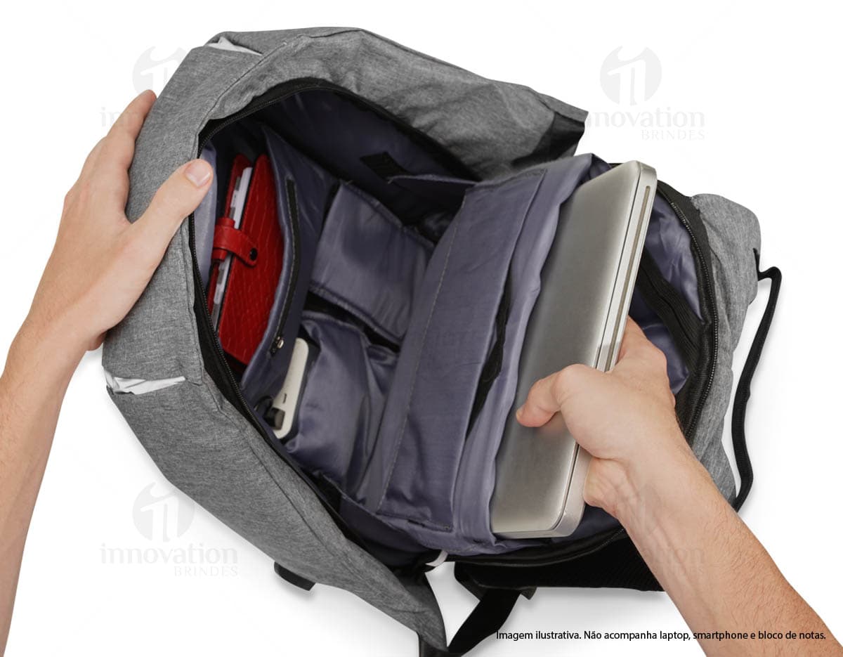 Mochila anti furto na cor preta, com diversos compartimentos e zíperes ocultos. Alça ajustável e design moderno. Mochila anti furto na cor preta, com diversos compartimentos e zíperes ocultos. Alça ajustável e design moderno.