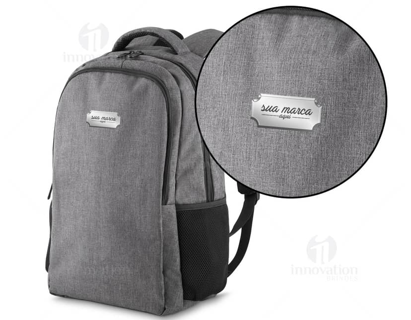 Kit com 6 porta copos em formato redondo, feitos de material resistente e estampados com desenhos coloridos em estilo retrô.