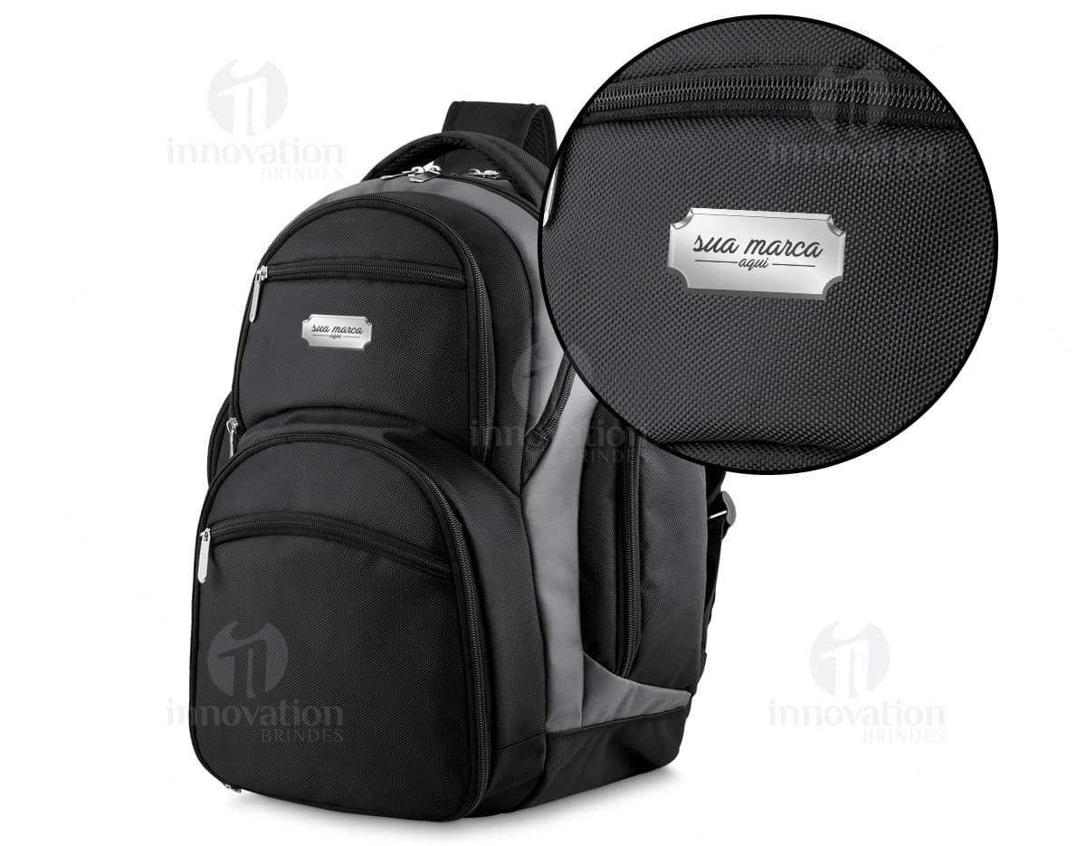 Kit com 6 porta copos em cores variadas e formas geométricas, feito em material resistente para proteger superfícies de eventuais manchas de líquidos. Kit com 6 porta copos em cores variadas e formas geométricas, feito em material resistente para proteger superfícies de eventuais manchas de líquidos.