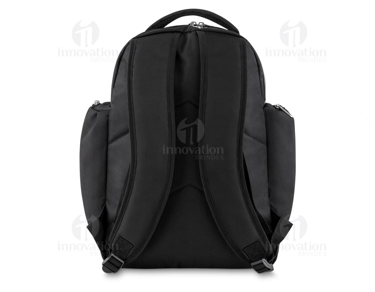 Mochila para notebook preta em poliéster. Mochila para notebook preta em poliéster.