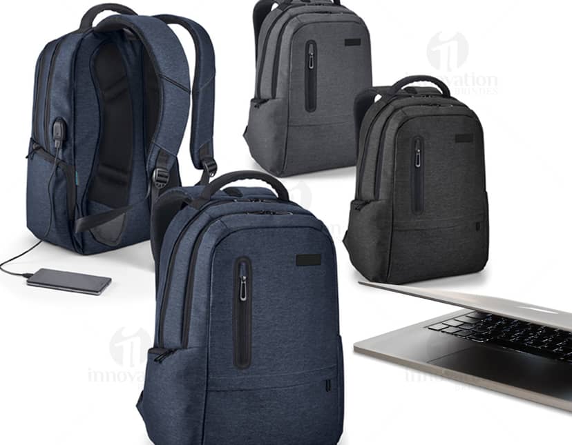 Kit com 6 porta copos em diferentes cores e desenhos. Os porta copos possuem formato redondo e são feitos de material resistente.