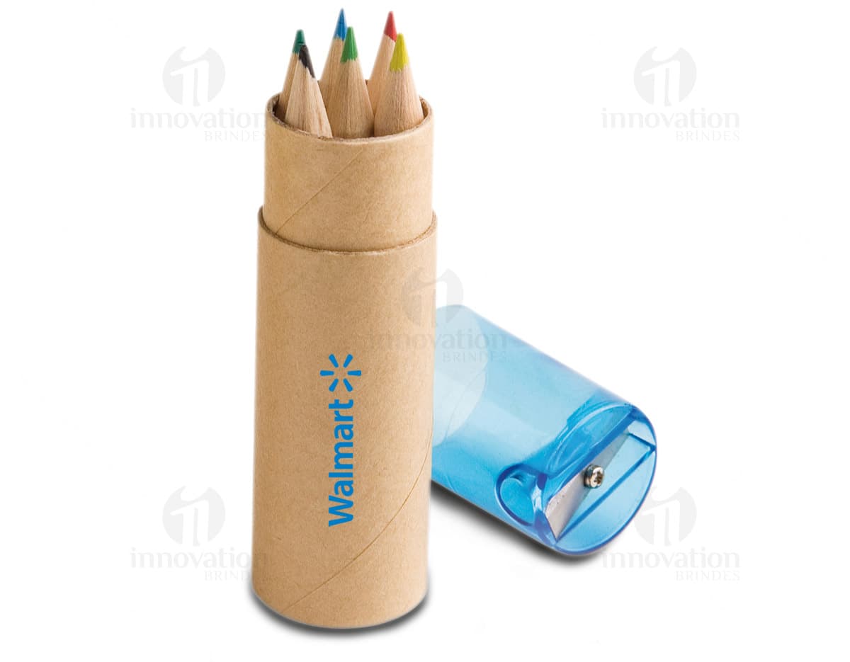 Chaveiro de metal em forma de carro, com detalhes em alto relevo e acabamento cromado. Chaveiro de metal em forma de carro, com detalhes em alto relevo e acabamento cromado.