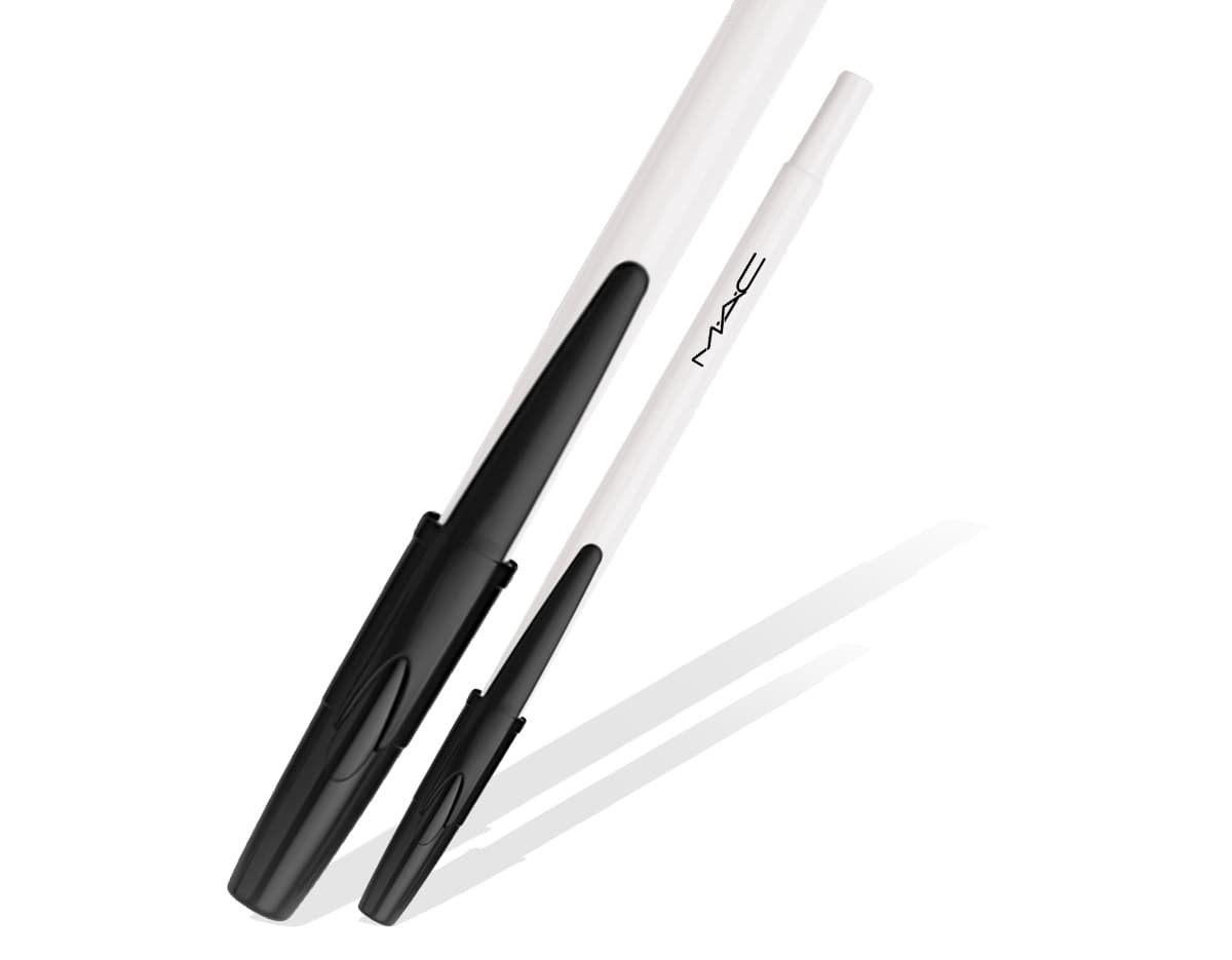 Caneta tampa esferográfica preto 1,5km em fundo branco. Caneta tampa esferográfica preto 1,5km em fundo branco.