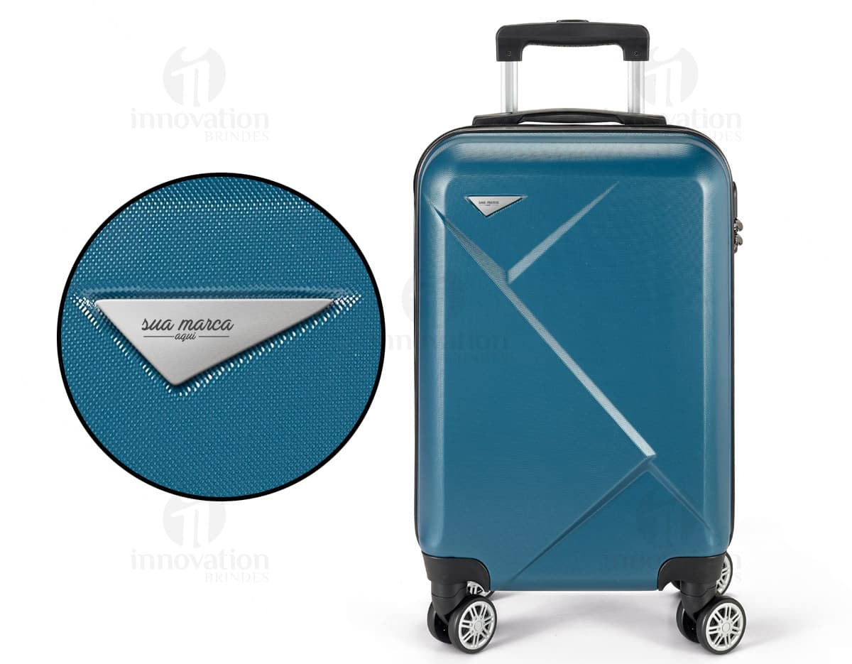 Mala de negócios em couro sintético preto com rodas, fecho de metal e alça. Ideal para viagens de negócios, com espaço para notebook e documentos. Elegante e moderna, perfeita para o empresário bem sucedido. Mala de negócios em couro sintético preto com rodas, fecho de metal e alça. Ideal para viagens de negócios, com espaço para notebook e documentos. Elegante e moderna, perfeita para o empresário bem sucedido.