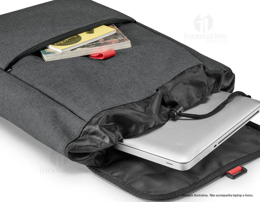 Kit com 6 porta copos em diferentes cores e formatos, sendo quatro redondos e dois quadrados. Os porta copos possuem textura antiderrapante e são ideais para proteger a mesa de líquidos e calor.