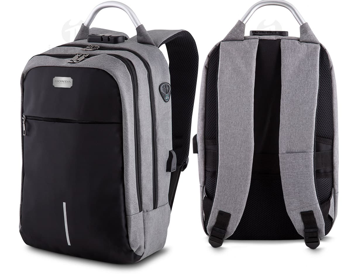 Mochila dobrável em cor azul, feita de material resistente e com alças ajustáveis. Mochila dobrável em cor azul, feita de material resistente e com alças ajustáveis.