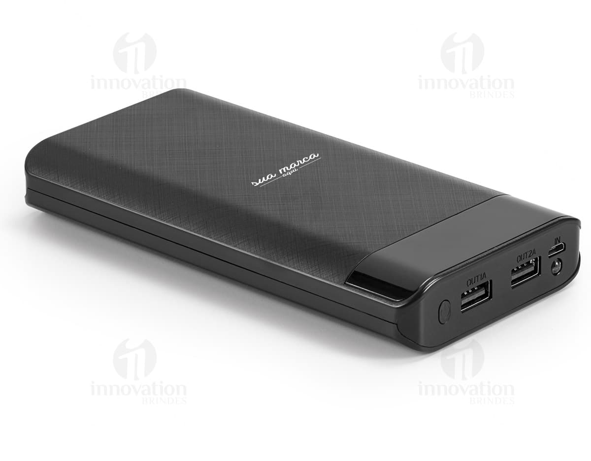 Kit com 6 porta-copos em diferentes cores e formatos, dispostos sobre uma mesa de madeira. Kit com 6 porta-copos em diferentes cores e formatos, dispostos sobre uma mesa de madeira.