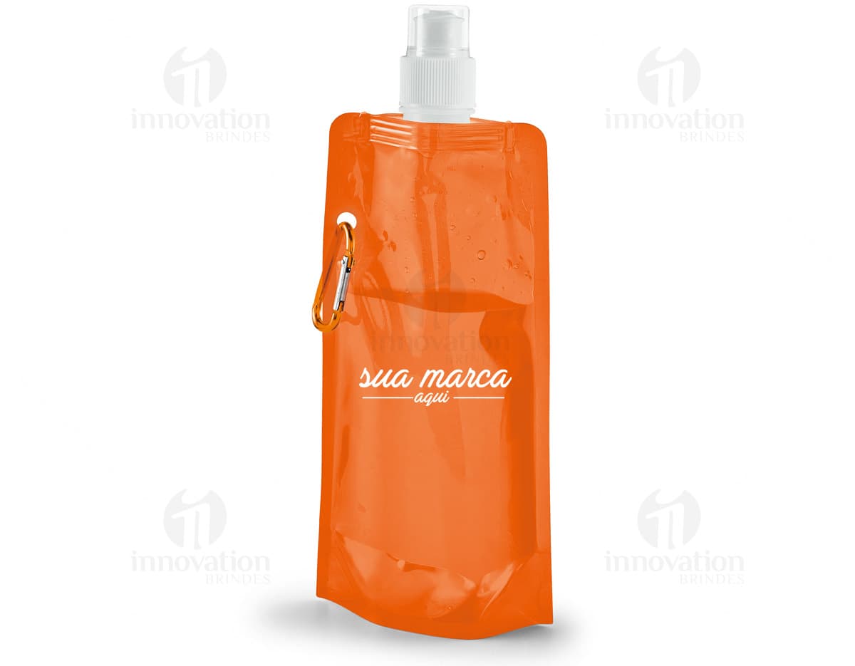 Kit com 6 porta copos de diferentes cores e estampas. Cada porta copo tem formato rectangular e é feito de material resistente. Kit com 6 porta copos de diferentes cores e estampas. Cada porta copo tem formato rectangular e é feito de material resistente.