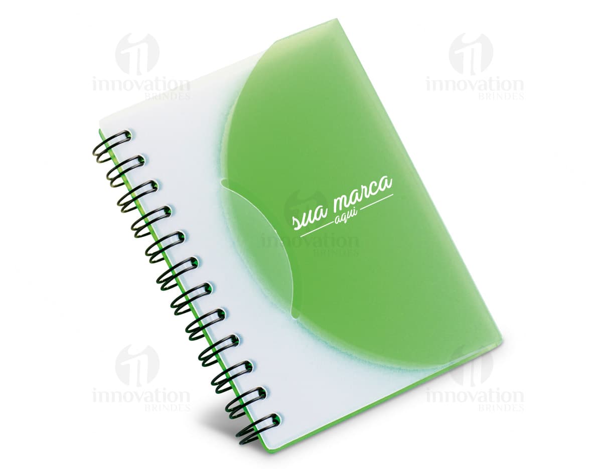 Moleskine preto com dimensões de 14,3x9,3 cm e 05 divisórias. Moleskine preto com dimensões de 14,3x9,3 cm e 05 divisórias.