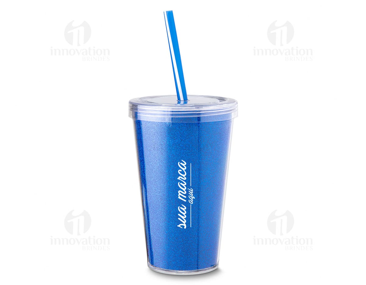 Copo de 450ml transparente com tampa e canudo. Copo de 450ml transparente com tampa e canudo.
