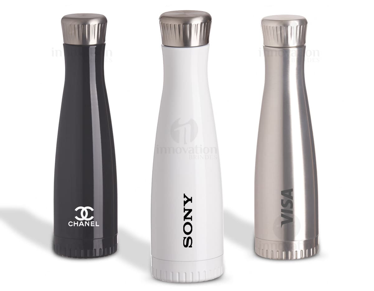 Kit com 6 porta copos para proteger a superfície de móveis de manchas e marcas de copos e copos. Os porta copos possuem design moderno e estão dispostos em uma caixa de presente. Kit com 6 porta copos para proteger a superfície de móveis de manchas e marcas de copos e copos. Os porta copos possuem design moderno e estão dispostos em uma caixa de presente.