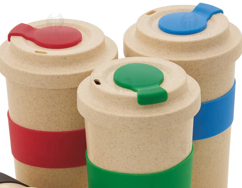 Kit com 6 porta copos organizados em uma embalagem transparente. Os porta copos possuem estampas coloridas e variadas.