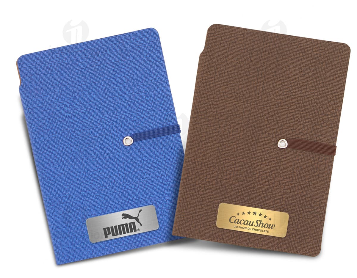 Kit com 6 porta copos em formato quadrado, feitos de cerâmica branca com estampas coloridas de frutas e flores. Cada porta copo possui uma base antiderrapante para evitar acidentes. Kit com 6 porta copos em formato quadrado, feitos de cerâmica branca com estampas coloridas de frutas e flores. Cada porta copo possui uma base antiderrapante para evitar acidentes.