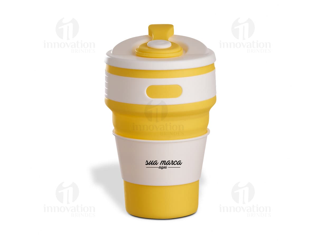 Kit com 6 porta copos em formato redondo, feitos de material resistente e com estampas coloridas de frutas tropicais. Kit com 6 porta copos em formato redondo, feitos de material resistente e com estampas coloridas de frutas tropicais.