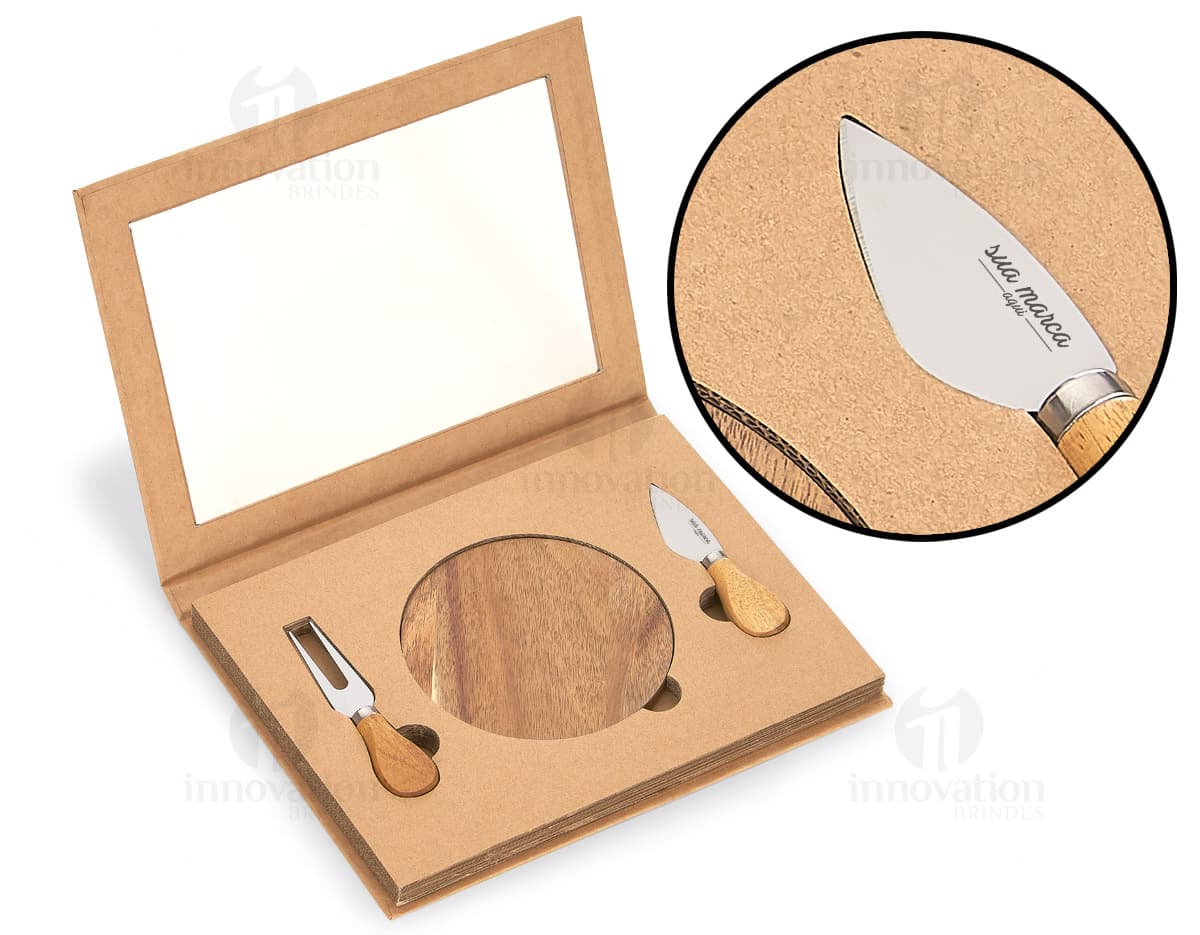 Kit Queijo com Tábua Redonda de Madeira. Kit Queijo com Tábua Redonda de Madeira.