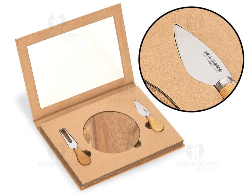 Kit Queijo com Tábua Redonda de Madeira.