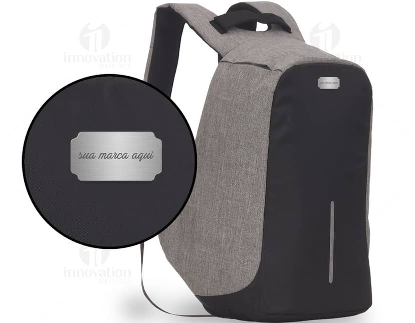 Kit com 6 porta copos de diferentes cores e designs. Os porta copos são de material resistente e possuem bordas antiderrapantes.