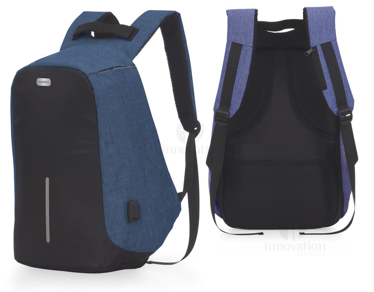 Kit com 6 porta copos, sendo 3 redondos e 3 quadrados, todos em tons de azul e branco, com estampas abstratas de folhas. Kit com 6 porta copos, sendo 3 redondos e 3 quadrados, todos em tons de azul e branco, com estampas abstratas de folhas.