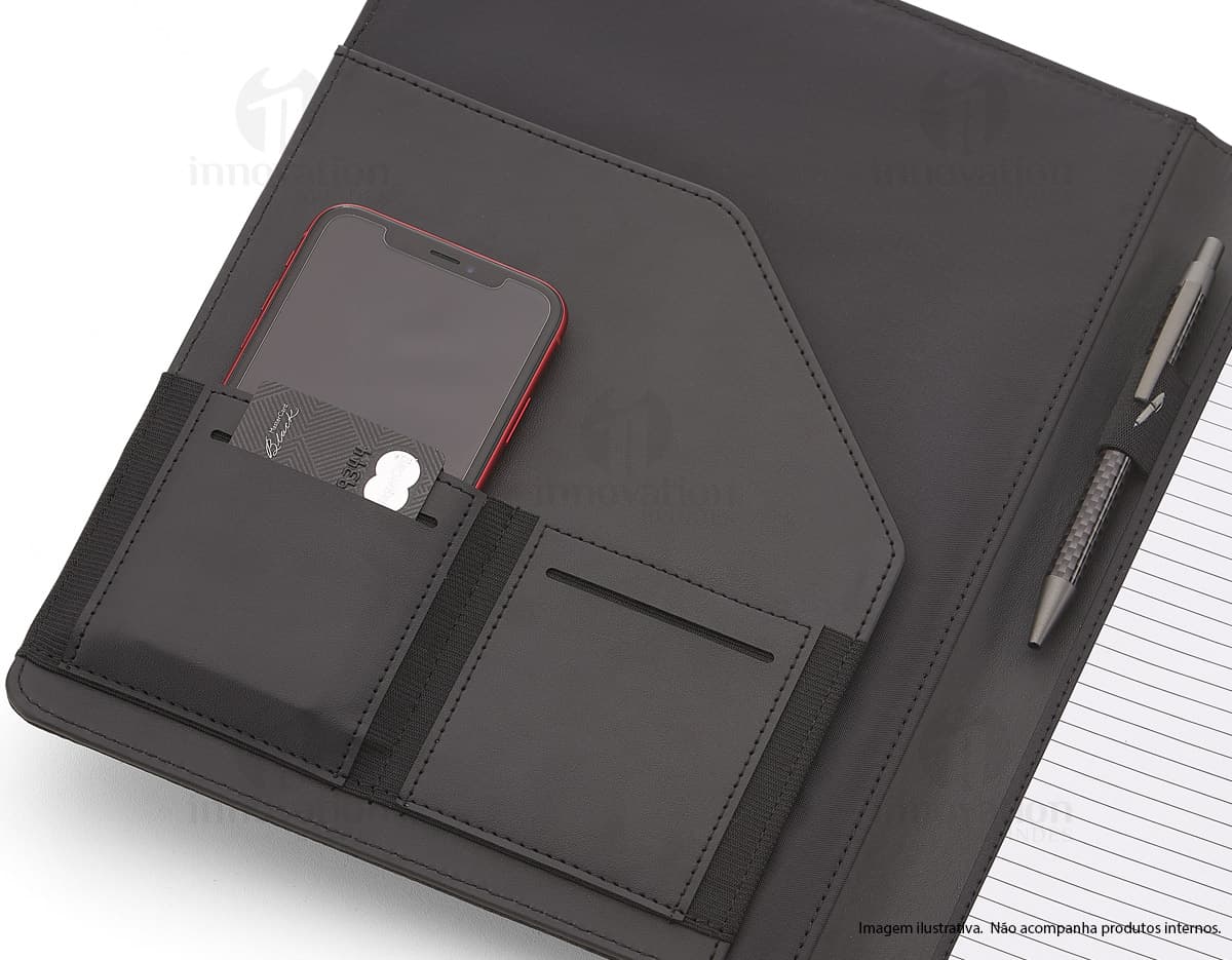 Kit com 6 porta copos de cores variadas, feitos em material resistente e com design moderno. Kit com 6 porta copos de cores variadas, feitos em material resistente e com design moderno.