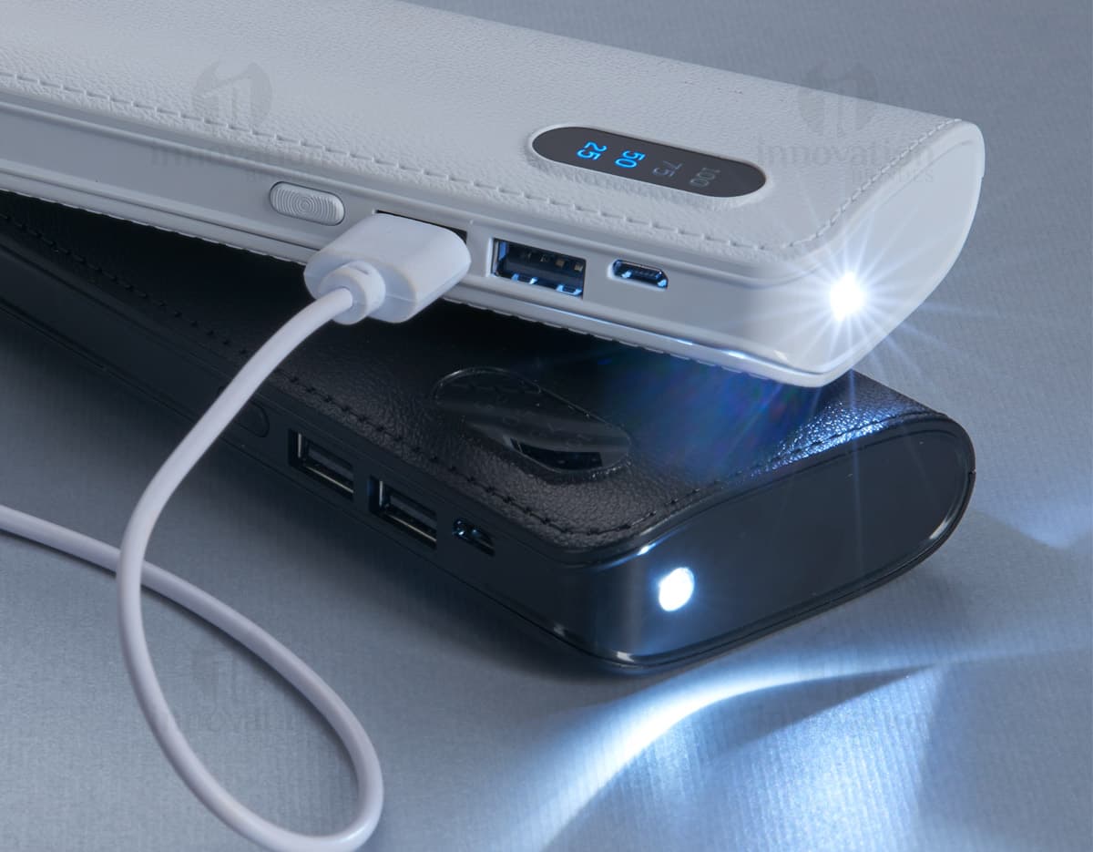 Equipamento eletrônico portátil de tecnologia avançada, o Power Bank 5600mAh é um dispositivo moderno e compacto que oferece alta capacidade de armazenamento de energia. Com design prateado e botões de controle, é ideal para carregar dispositivos eletrônicos como laptops, smartphones e tablets. Ideal para uso em viagens, escritórios, negócios e em qualquer lugar onde seja necessária uma fonte de energia móvel confiável. Equipamento eletrônico portátil de tecnologia avançada, o Power Bank 5600mAh é um dispositivo moderno e compacto que oferece alta capacidade de armazenamento de energia. Com design prateado e botões de controle, é ideal para carregar dispositivos eletrônicos como laptops, smartphones e tablets. Ideal para uso em viagens, escritórios, negócios e em qualquer lugar onde seja necessária uma fonte de energia móvel confiável.