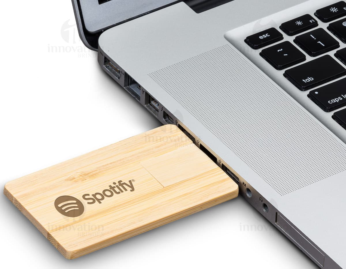Bateria portátil touch 4.000mAh com design moderno e alta capacidade de carga. Bateria portátil touch 4.000mAh com design moderno e alta capacidade de carga.