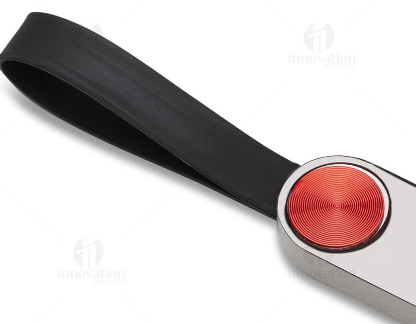 Kit com 6 porta copos em formato de mandalas coloridas sobre uma mesa de madeira.