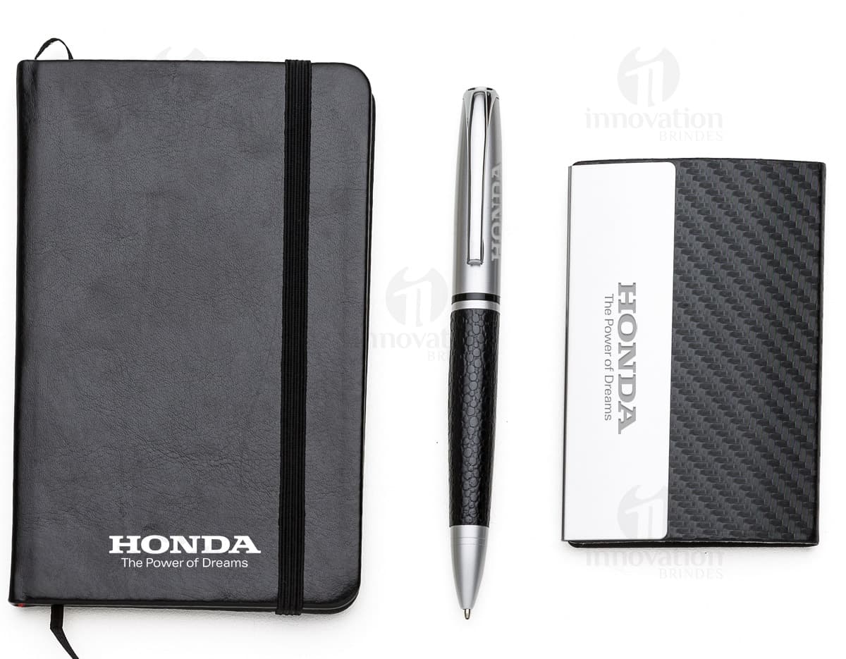 Produto KIT COM 6 PORTA COPOS em cores vibrantes. Os porta copos são redondos e possuem estampas geométricas variadas. Ideal para decorar mesas e proteger superfícies de líquidos. Produto KIT COM 6 PORTA COPOS em cores vibrantes. Os porta copos são redondos e possuem estampas geométricas variadas. Ideal para decorar mesas e proteger superfícies de líquidos.