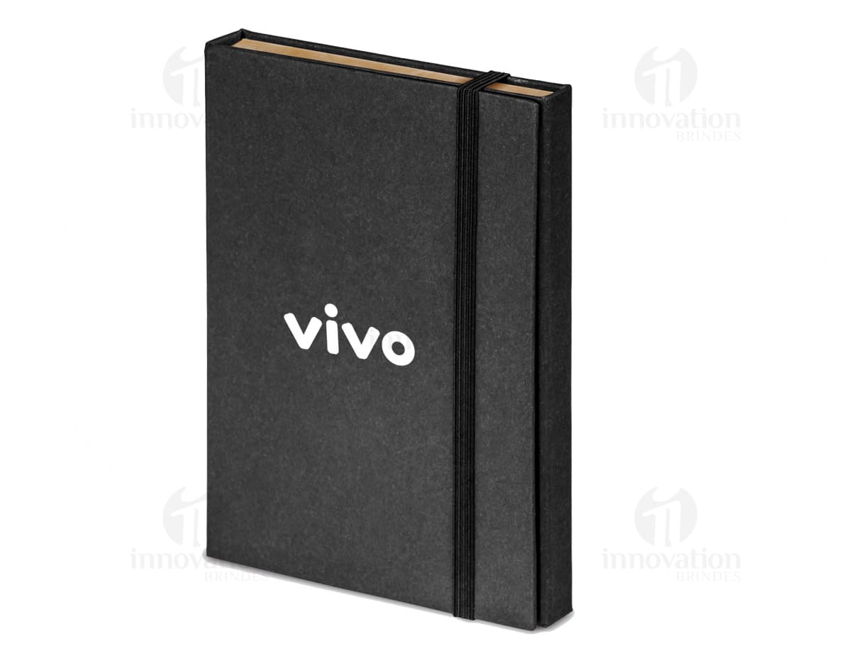 Kit com 6 porta copos em formato redondo, feitos de cortiça. Cada porta copo tem uma estampa diferente de animal selvagem, como leão, elefante, zebra, girafa, tigre e macaco. Kit com 6 porta copos em formato redondo, feitos de cortiça. Cada porta copo tem uma estampa diferente de animal selvagem, como leão, elefante, zebra, girafa, tigre e macaco.