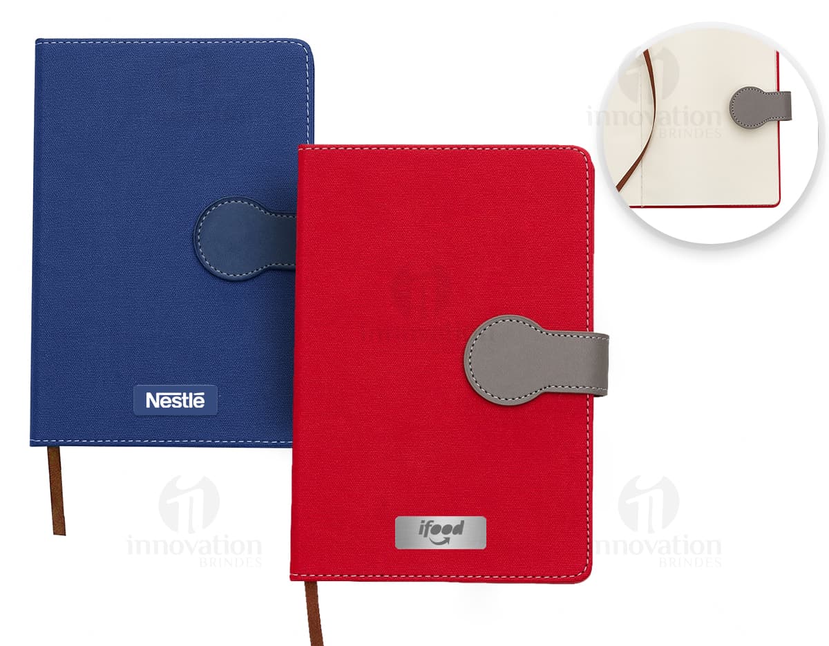 Kit com 6 porta copos em madeira com estampas coloridas e desenhos abstratos. Kit com 6 porta copos em madeira com estampas coloridas e desenhos abstratos.