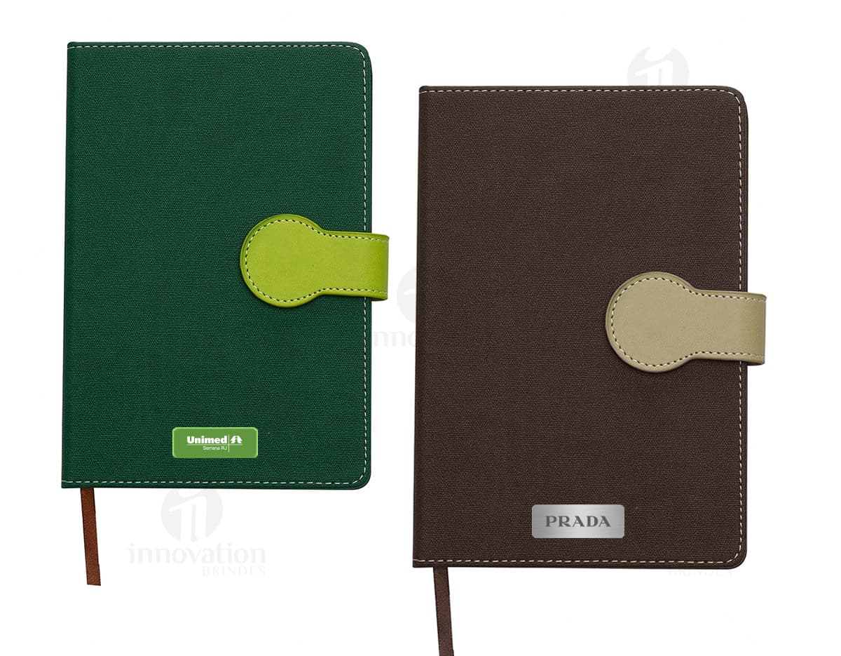 Kit com 6 porta copos em diferentes cores e estampas, feitos de material resistente e com design moderno. Kit com 6 porta copos em diferentes cores e estampas, feitos de material resistente e com design moderno.