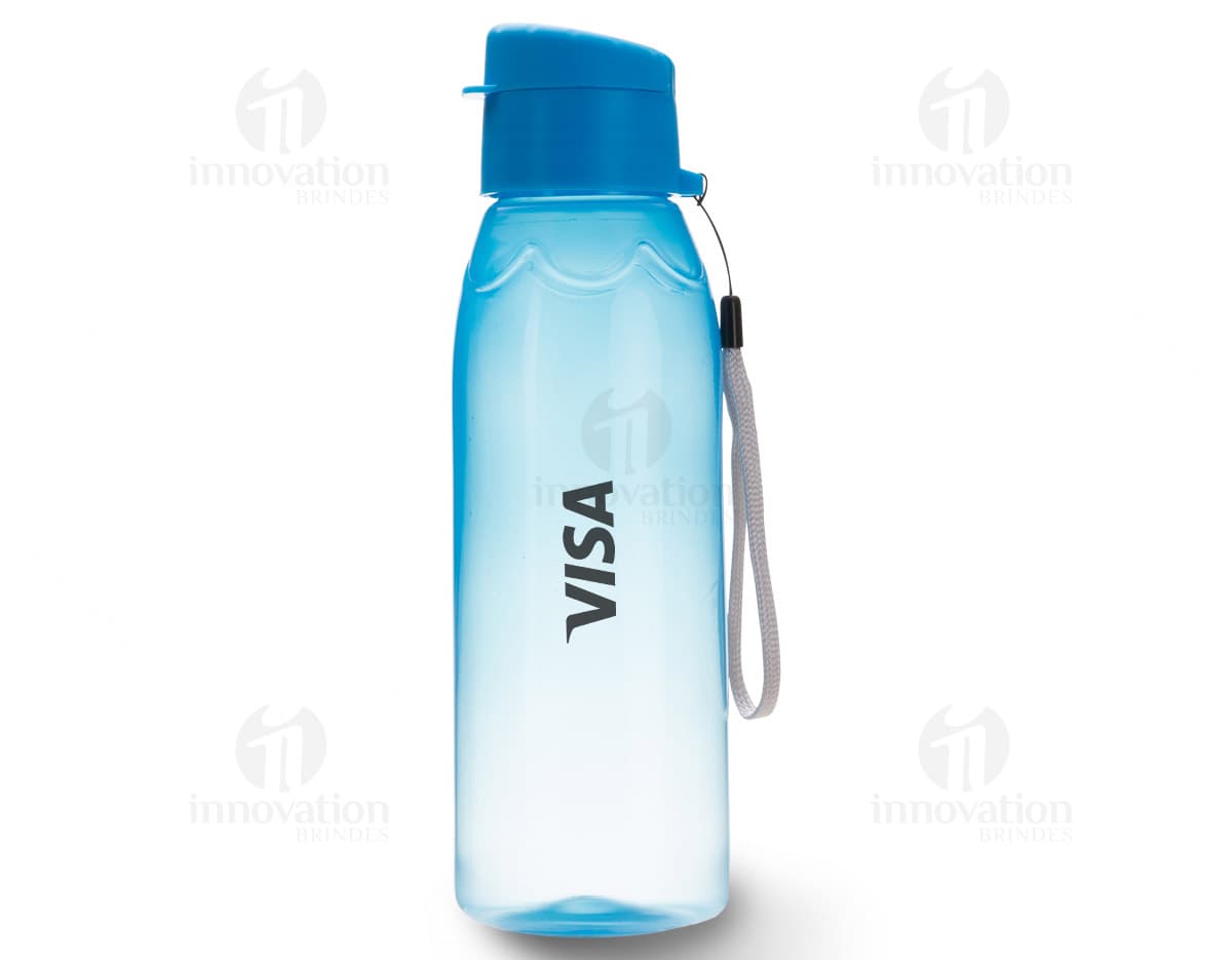 Garrafa plástica de 700ml com alça de nylon. Garrafa plástica de 700ml com alça de nylon.