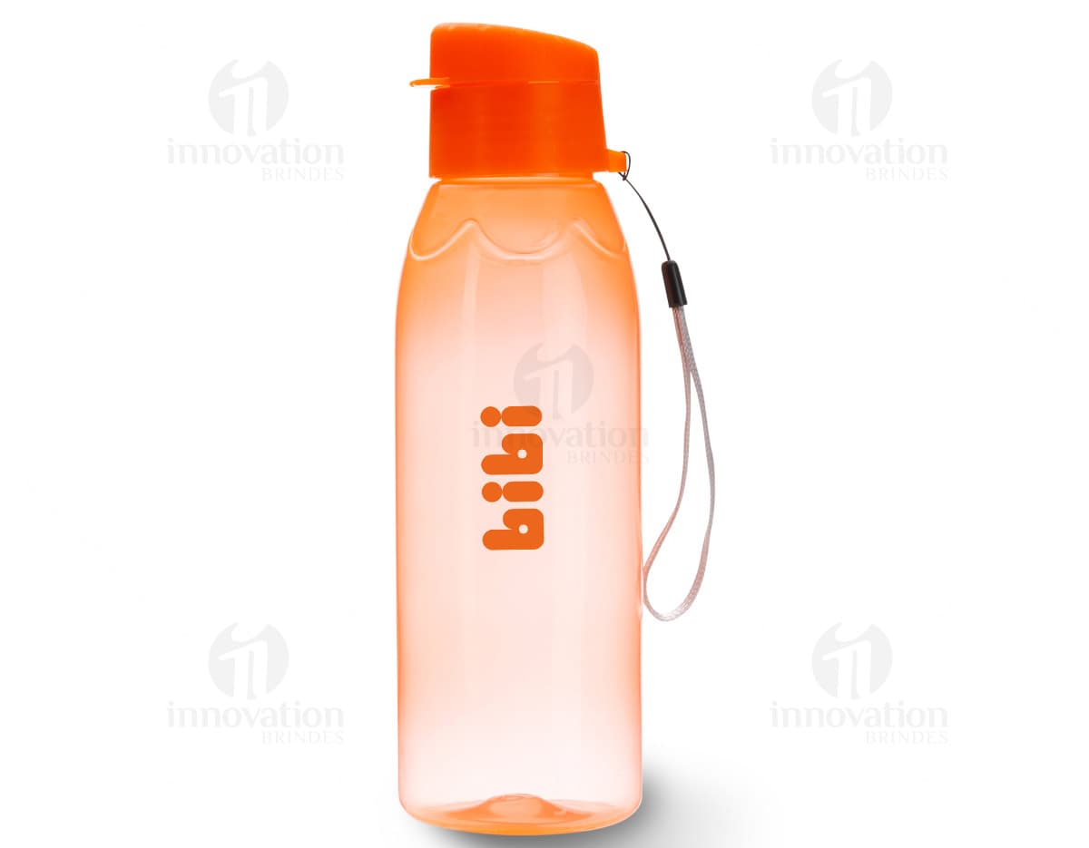 Squeeze de 600ml na cor azul marinho com tampa rosqueável. Squeeze de 600ml na cor azul marinho com tampa rosqueável.