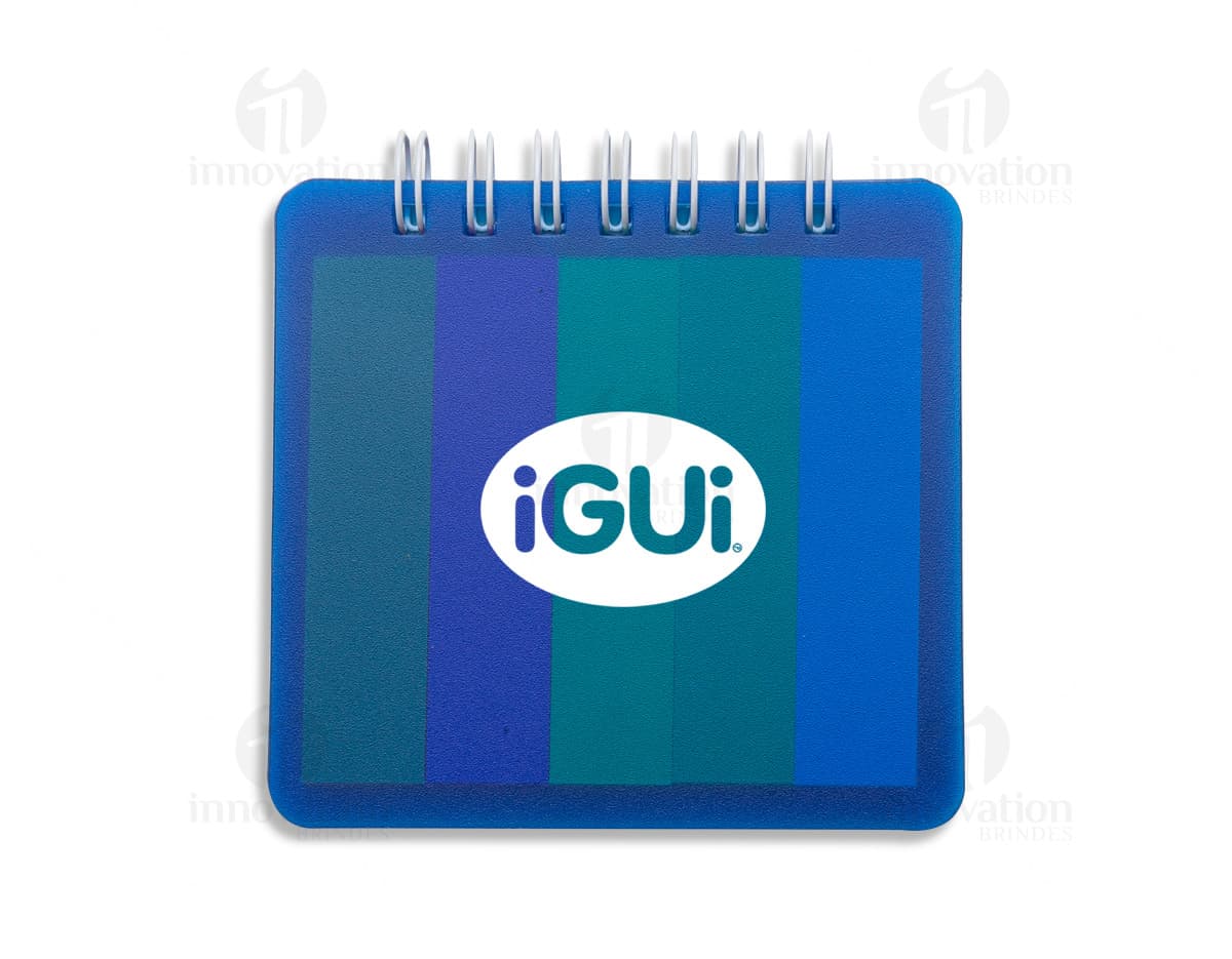 Kit com 6 porta copos em formato quadrado, feitos de madeira com estampa floral em tons de azul, rosa e verde. Os porta copos possuem bordas arredondadas e são ideais para proteger superfícies de móveis. Kit com 6 porta copos em formato quadrado, feitos de madeira com estampa floral em tons de azul, rosa e verde. Os porta copos possuem bordas arredondadas e são ideais para proteger superfícies de móveis.