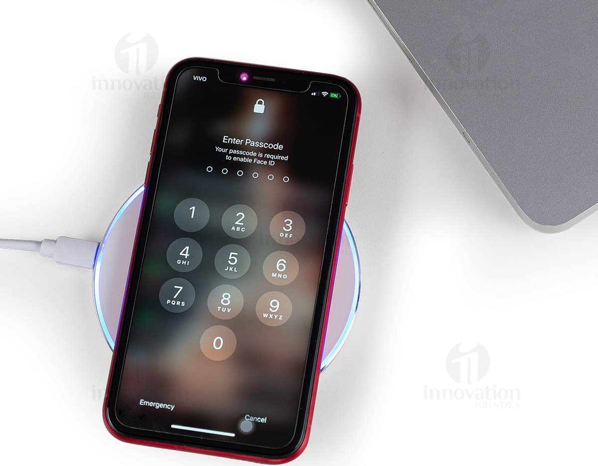 Power bank com LED 11000mAh 2 USB, carregador portátil com duas entradas USB e luz LED indicadora de bateria. Power bank com LED 11000mAh 2 USB, carregador portátil com duas entradas USB e luz LED indicadora de bateria.