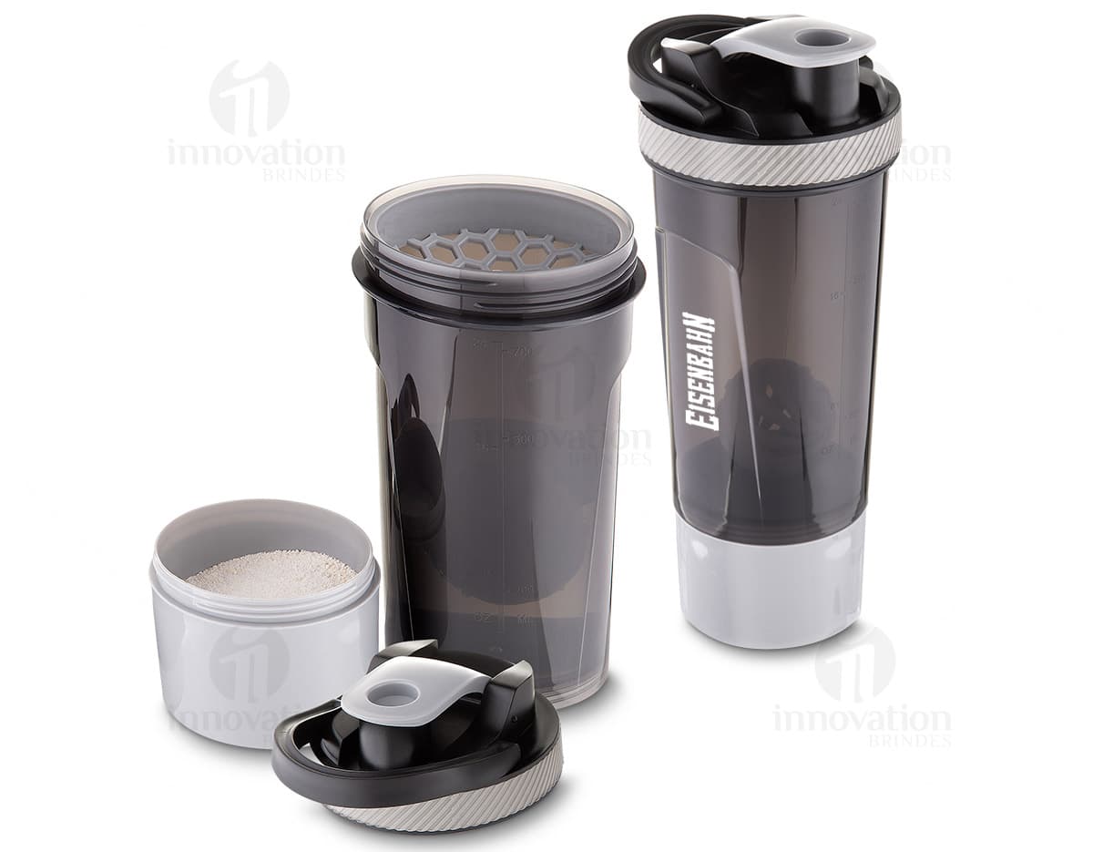 Coqueteleira de inox de 600ml. Coqueteleira de inox de 600ml.