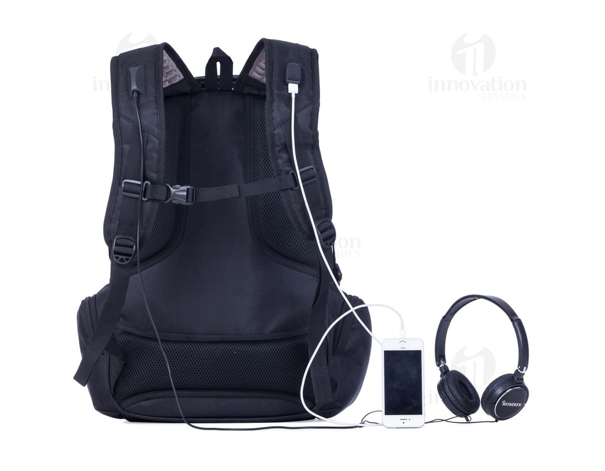 Kit com 6 porta copos em formato quadrado, feitos de madeira com estampas coloridas de folhagens e frutas tropicais. Kit com 6 porta copos em formato quadrado, feitos de madeira com estampas coloridas de folhagens e frutas tropicais.