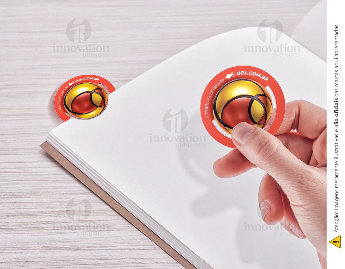 Marcador de página com design colorido e estampado em forma de borboleta. Marcador de página com design colorido e estampado em forma de borboleta.