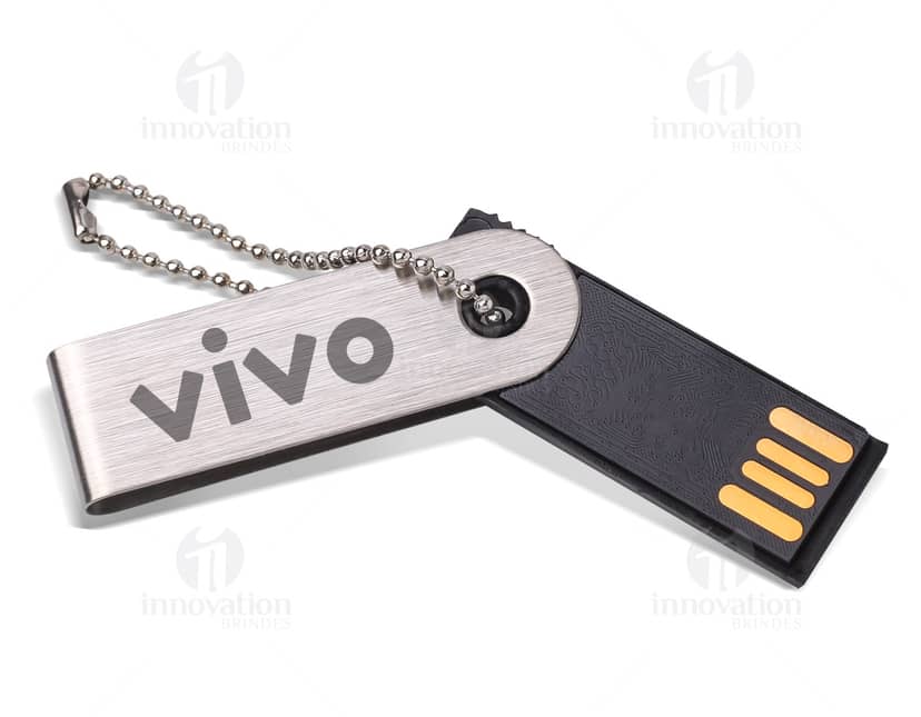Pen drive de metal giratório com capacidade de 16GB.