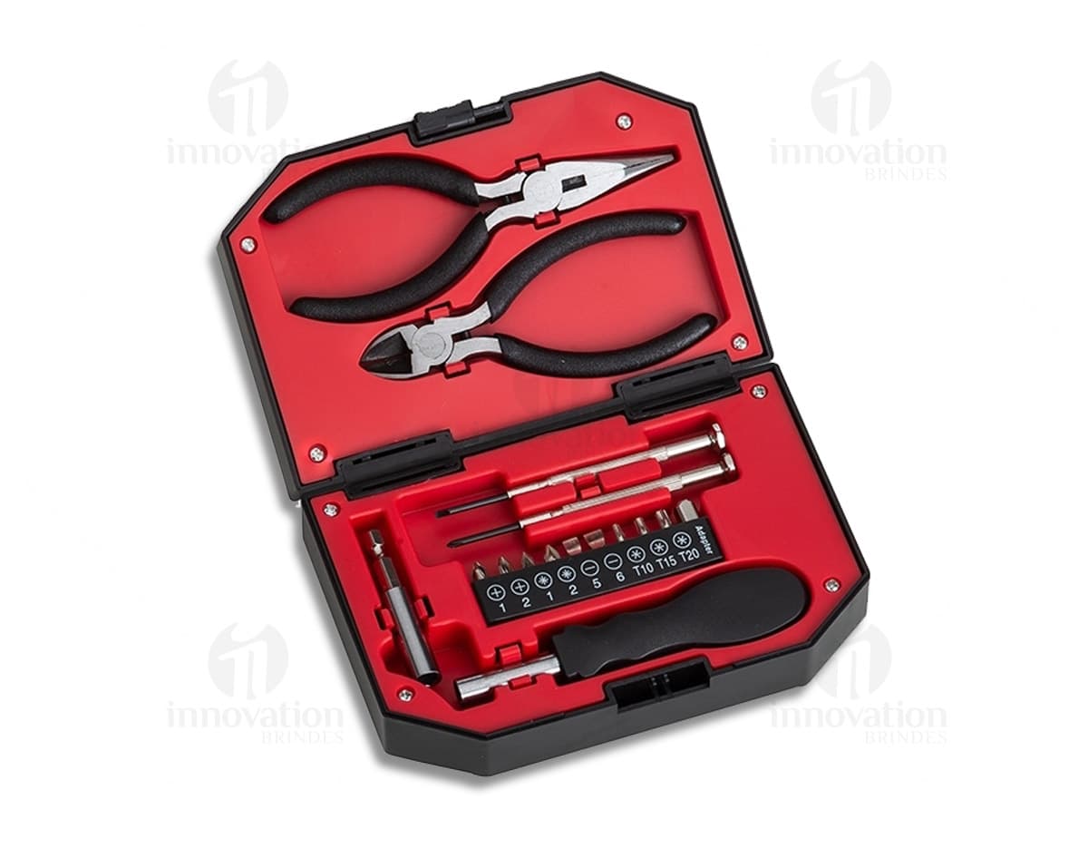 Kit com 6 porta copos em formato redondo, de cores variadas, feitos de material resistente. Kit com 6 porta copos em formato redondo, de cores variadas, feitos de material resistente.
