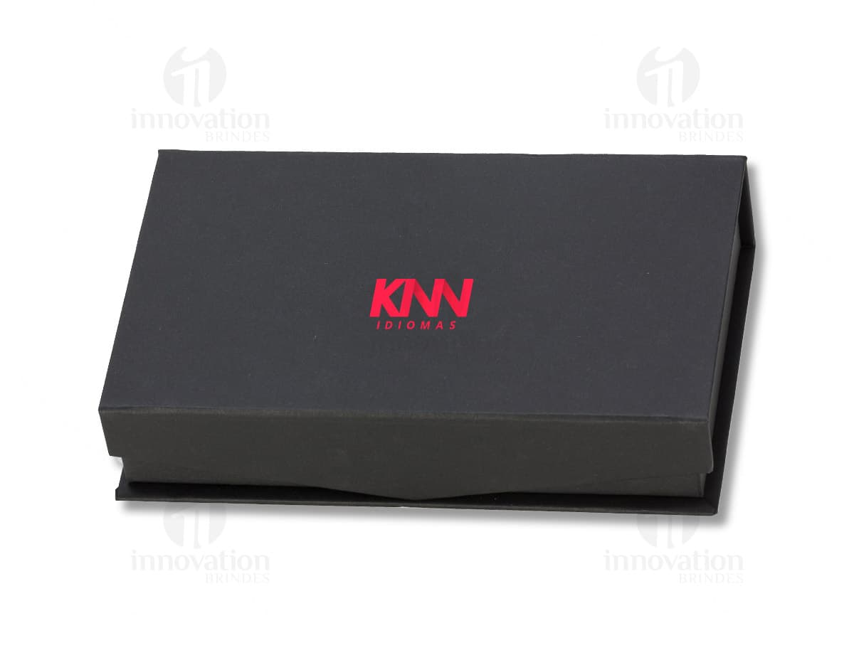 Kit com 6 porta copos em cores sortidas, feitos de material resistente e com design moderno e elegante. Kit com 6 porta copos em cores sortidas, feitos de material resistente e com design moderno e elegante.