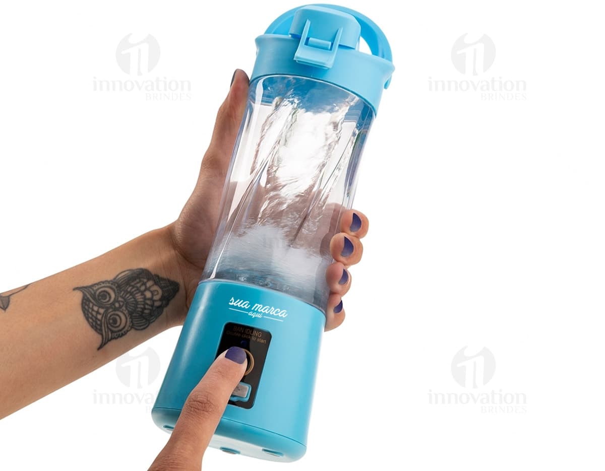 Chaveiro com cabo USB de cor preta, compacto e prático para carregar e transferir dados em dispositivos eletrônicos. Chaveiro com cabo USB de cor preta, compacto e prático para carregar e transferir dados em dispositivos eletrônicos.
