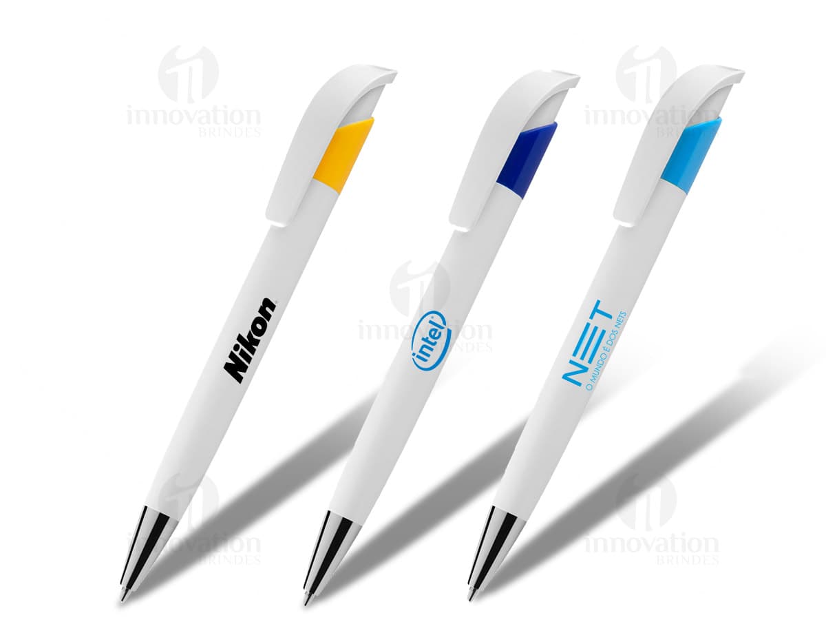 Produto Roller Metal em estojo Kraft, utilizado para escrita e desenho. Corpo metálico prateado e tampa de plástico transparente. Embalagem de papel Kraft. Produto Roller Metal em estojo Kraft, utilizado para escrita e desenho. Corpo metálico prateado e tampa de plástico transparente. Embalagem de papel Kraft.