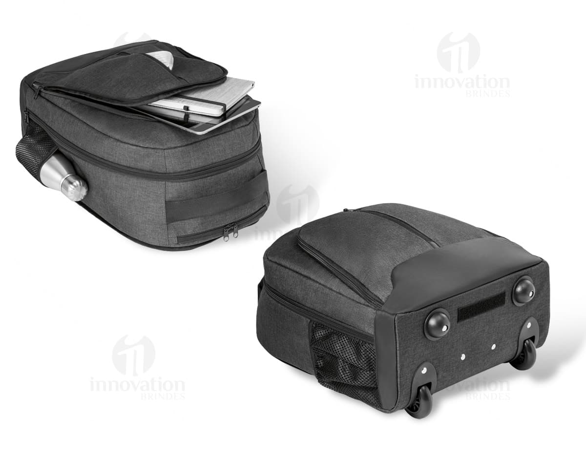 Kit com 6 porta copos em formato redondo, feitos de material resistente e com estampas coloridas de flores e plantas. Kit com 6 porta copos em formato redondo, feitos de material resistente e com estampas coloridas de flores e plantas.