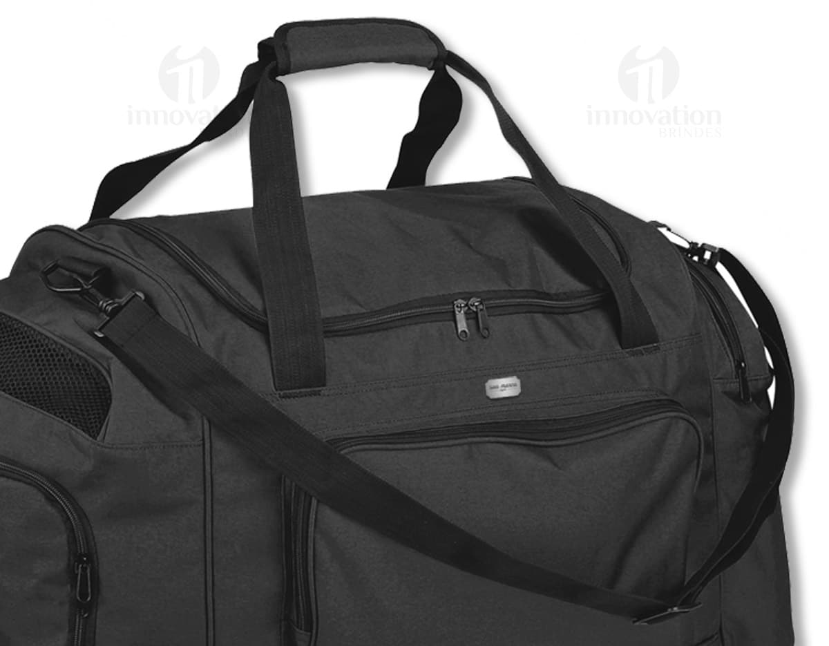 Bolsa térmica de 7 litros com compartimento separado em cor azul, ideal para transporte de alimentos e bebidas em viagens ou passeios. Bolsa térmica de 7 litros com compartimento separado em cor azul, ideal para transporte de alimentos e bebidas em viagens ou passeios.