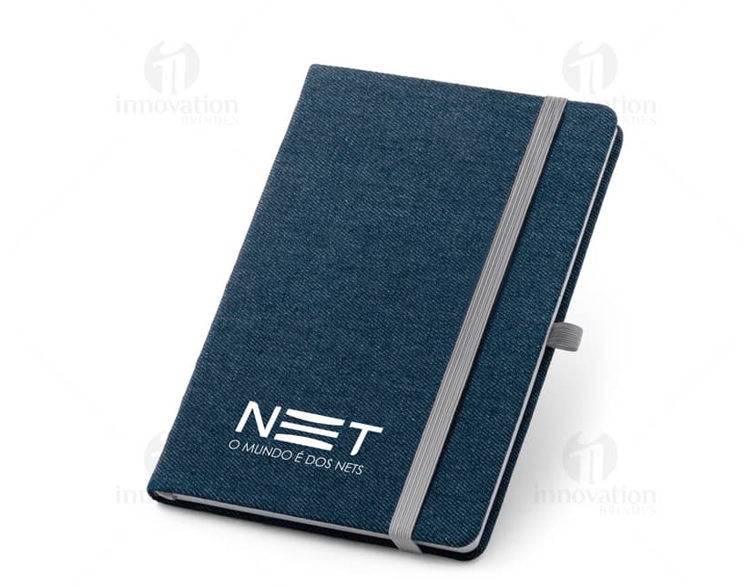 Kit com 6 porta copos em formato de folhas, feitos de silicone colorido nas cores amarelo, azul, verde, vermelho, laranja e rosa. Os porta copos são antiderrapantes e ideais para proteger superfícies de mesas e balcões.