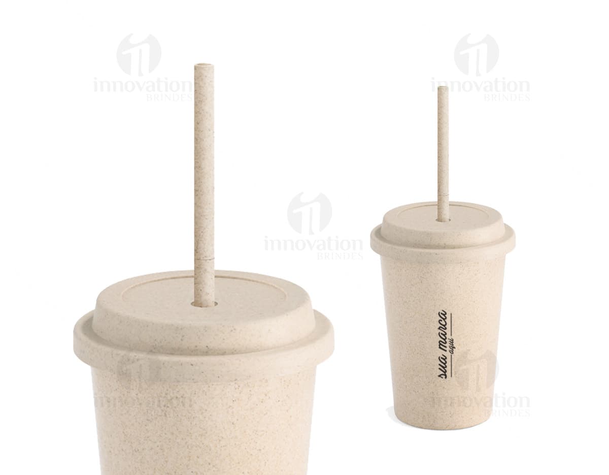 Kit com 6 porta copos em formato quadrado, feitos de acrílico transparente com estampas coloridas de frutas. Kit com 6 porta copos em formato quadrado, feitos de acrílico transparente com estampas coloridas de frutas.