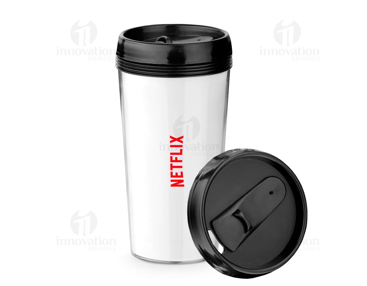 Produto: Copo Inox Texturizado 320ml em fundo branco. O copo tem design moderno, feito de aço inoxidável e textura sutil. Produto: Copo Inox Texturizado 320ml em fundo branco. O copo tem design moderno, feito de aço inoxidável e textura sutil.