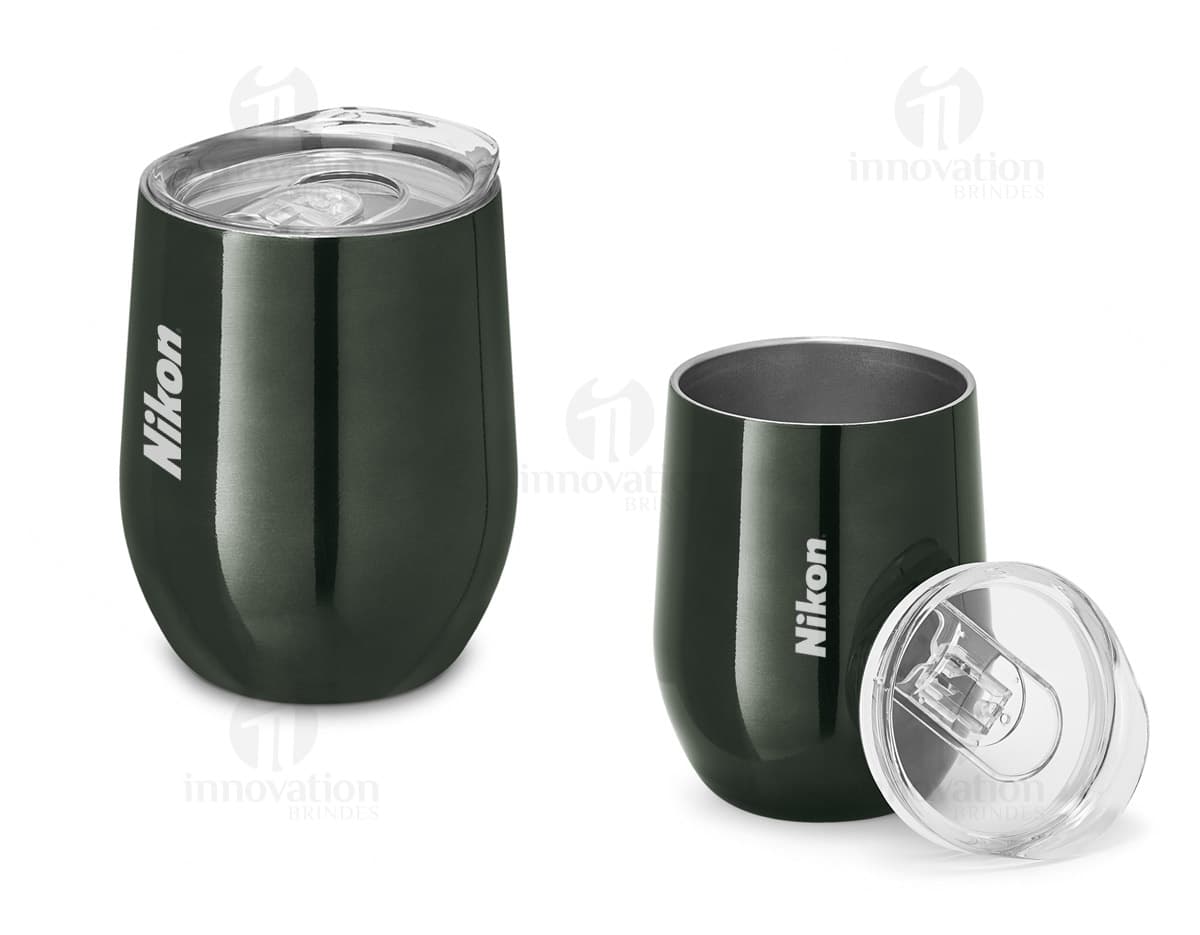 Copo viagem inox com corpo duplo, design moderno e elegante, ideal para manter a temperatura da bebida por mais tempo. Copo viagem inox com corpo duplo, design moderno e elegante, ideal para manter a temperatura da bebida por mais tempo.