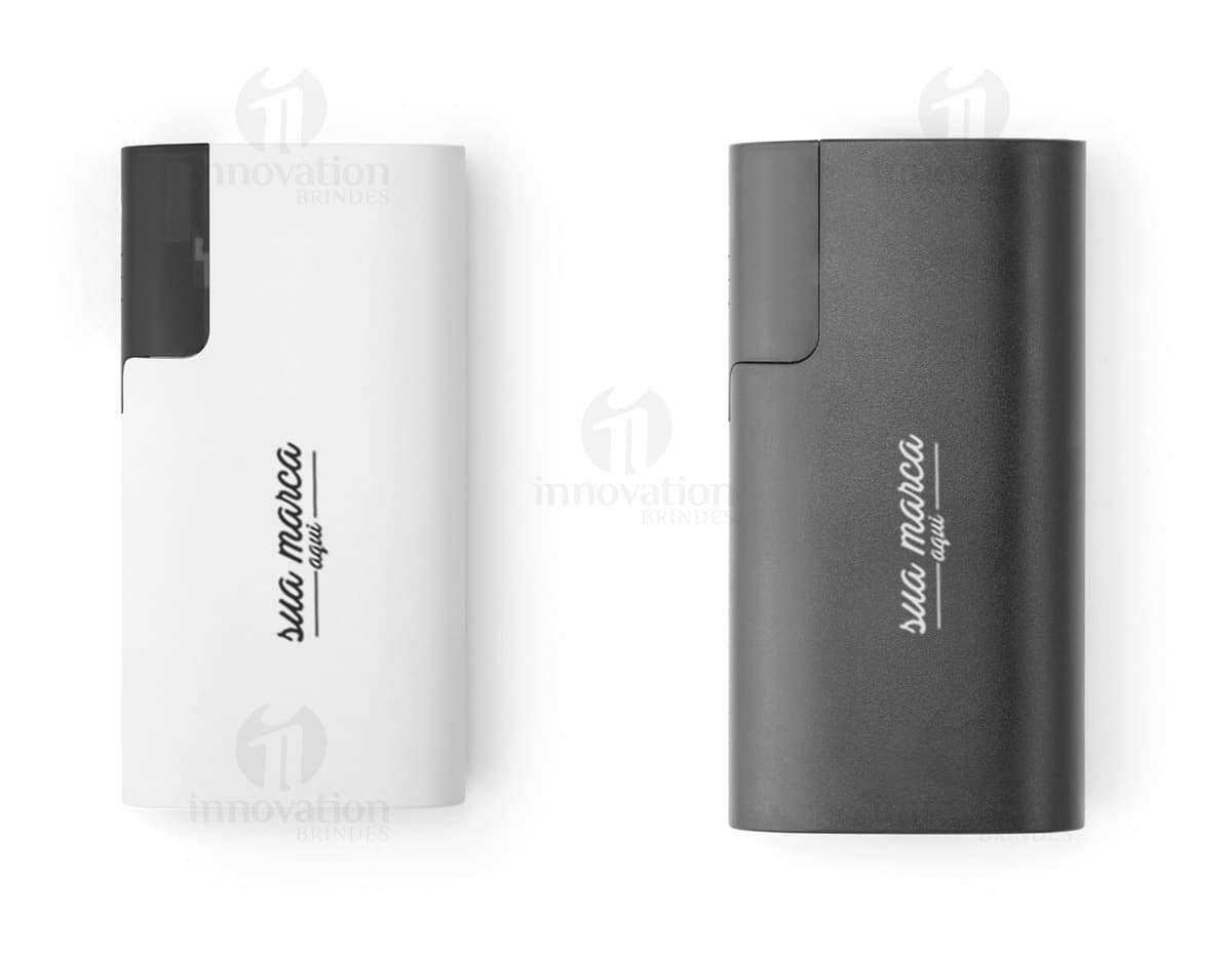 Bateria Portátil com Indicador de Carga em fundo branco. Bateria Portátil com Indicador de Carga em fundo branco.