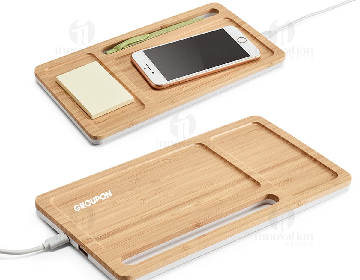 Pasta notebook em poliéster com bolso lateral. Pasta notebook em poliéster com bolso lateral.